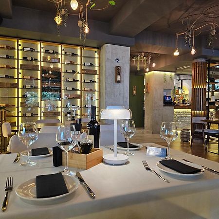 Lacasa Apartments & Restaurant Ulcinj Exterior photo