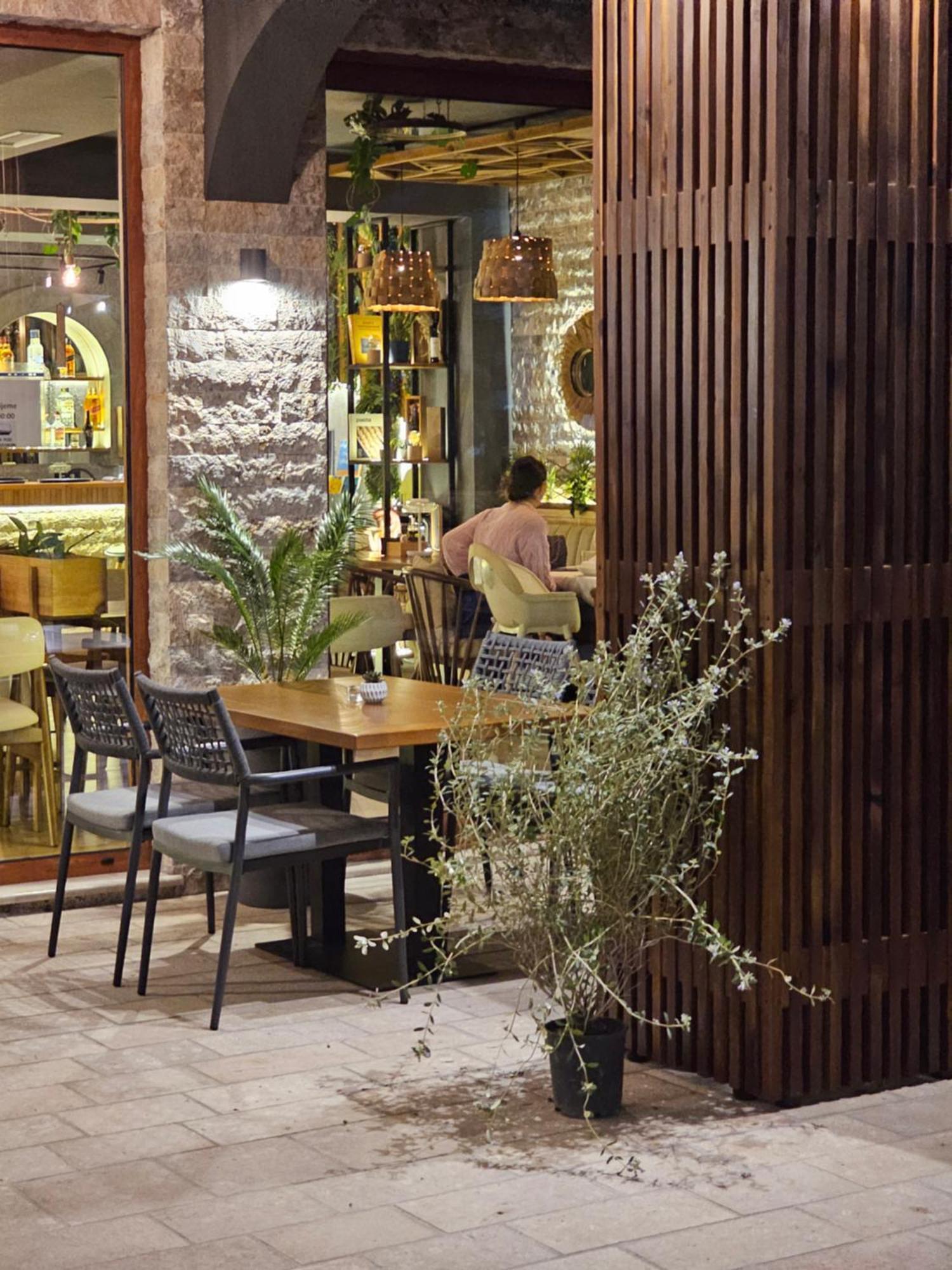 Lacasa Apartments & Restaurant Ulcinj Exterior photo